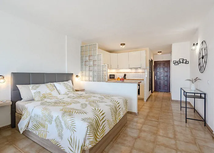 Heated Pool Marina Primavera Costa Adeje (Tenerife)